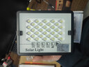 烁室（SUOSHI）太阳能户外照明灯庭院灯新农村大功率超亮感应led投光灯路灯家用 泛光款1000W照约220平-光控+遥控 实拍图
