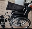 鱼跃(yuwell)轮椅车H051折叠老人轻便旅行手推车钢管免充气胎代步车 实拍图