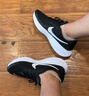 耐克NIKE男子跑步鞋REVOLUTION 7运动鞋FB2207-001黑白41 实拍图