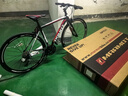 土拨鼠（Marmot）世界十大运动自行车品牌排名高端超轻便弯把公路车赛车成人单车 黑白红 下单备注身高-平把 实拍图