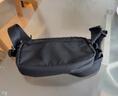京东京造 探索者斜挎包男女胸包腰包大容量单肩背包休闲运动手机 黑色 实拍图