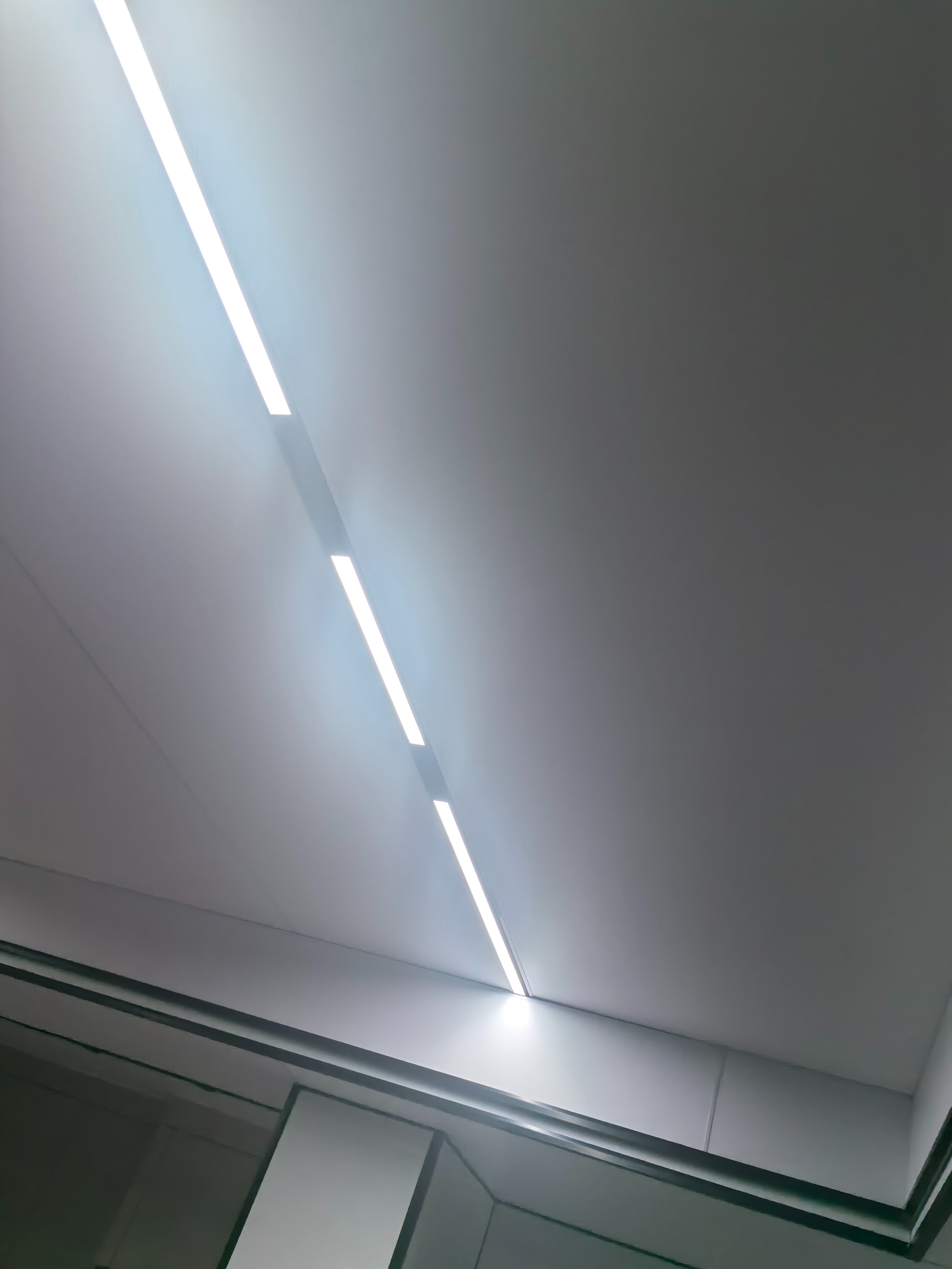 Yeelight智能嵌入式磁吸轨道灯R22无边框射灯客厅卧室过道线性无主灯 10W无极调色-智能泛光灯-30cm 实拍图