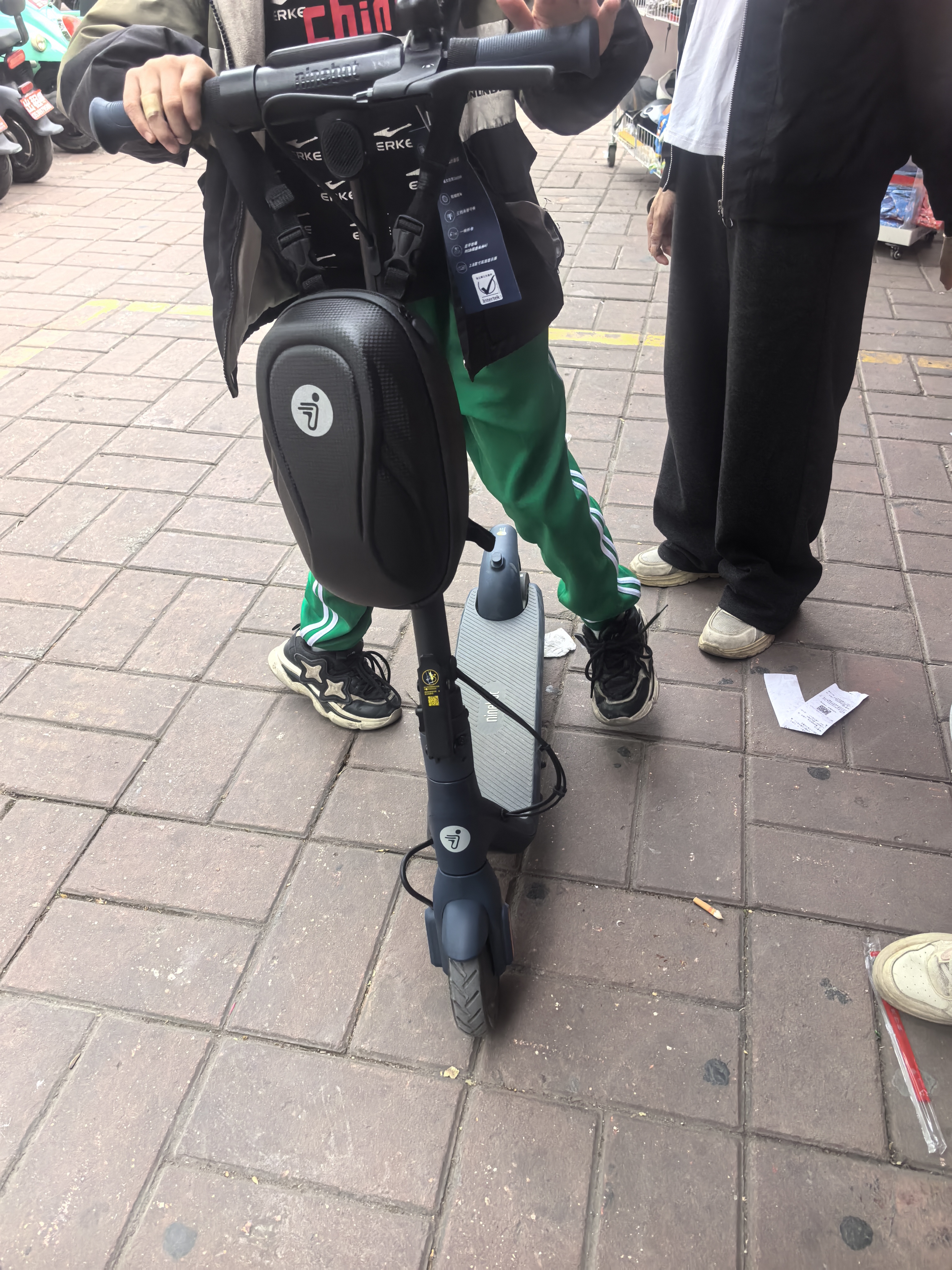 九号Ninebot九号滑板车E2PRO/E2PLUS白色电动车折叠便携女男成人代步女士滑板车校园大学生C2PRO少年 C2 Pro-黑+莫兰迪蓝+赠品 实拍图