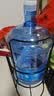 水立人 桶装水支架抽水压水器矿泉纯净水大桶水饮水机手压出水器倒置架 黑色加高款(15-18.9L通用型) 实拍图