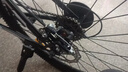 金武端自行车成人山地车公路赛车单车骑行变速超轻越野中学生初中青少年 顶配版-辐条轮-黑白色 24寸24速 实拍图