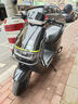 五羊【官方正品】2025款电动摩托车NFC解锁大功率电动车俩轮代步电摩男女时尚电动踏板车 骑士黑/速度70M/前后双碟/杠箱版 72V22A/全新石墨烯电池/木架发货 实拍图