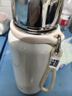 苏泊尔（SUPOR）保温杯316L不锈钢保温水杯子便携男女士学生大容量 杏仁白680ml 实拍图