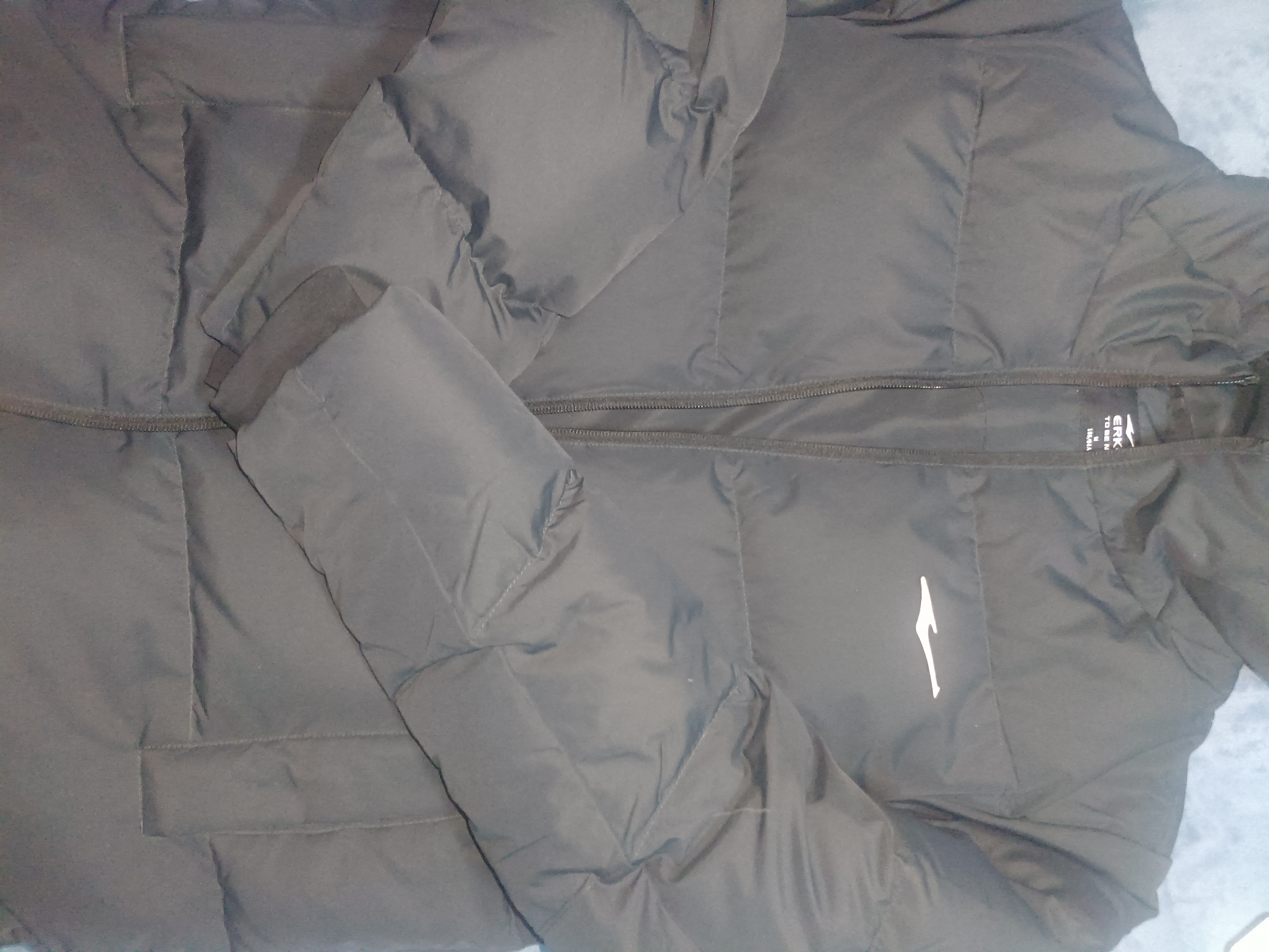 鸿星尔克（ERKE）驭光科技羽绒服男秋冬季新款保暖防寒户外休闲三防羽绒连帽外套 正黑 3XL (180-185cm/150-160斤) 实拍图