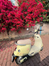 爱玛（AIMA）铅酸超长续航电动车电瓶车女士时尚成人代步外卖电动摩托车露娜 蕉蕉黄【智能互联+1000W电机】 实拍图