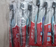 高露洁（Colgate）细毛护龈备长炭软毛成人牙刷 18支装 颜色随机 家庭装独立包装 实拍图