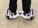 领奥智能儿童电动平衡车3-6-12岁体感8到10岁到15岁以上两轮自动平行车双轮成年人新款扭扭车 10吋炫光白【蓝牙+减震越野轮】 实拍图