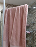 京东京造 800g超厚臻柔浴巾 五星级酒店A类成人加大加厚浴巾 单条 樱桃粉 实拍图