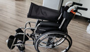 鱼跃 (yuwell)手动轮椅车H062折叠老人轻便免充气铝合金旅行手推代步 实拍图