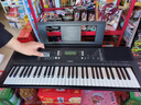 雅马哈（YAMAHA）PSR-E383 儿童成年娱乐学习专业演奏教学力度键电子琴61键 实拍图