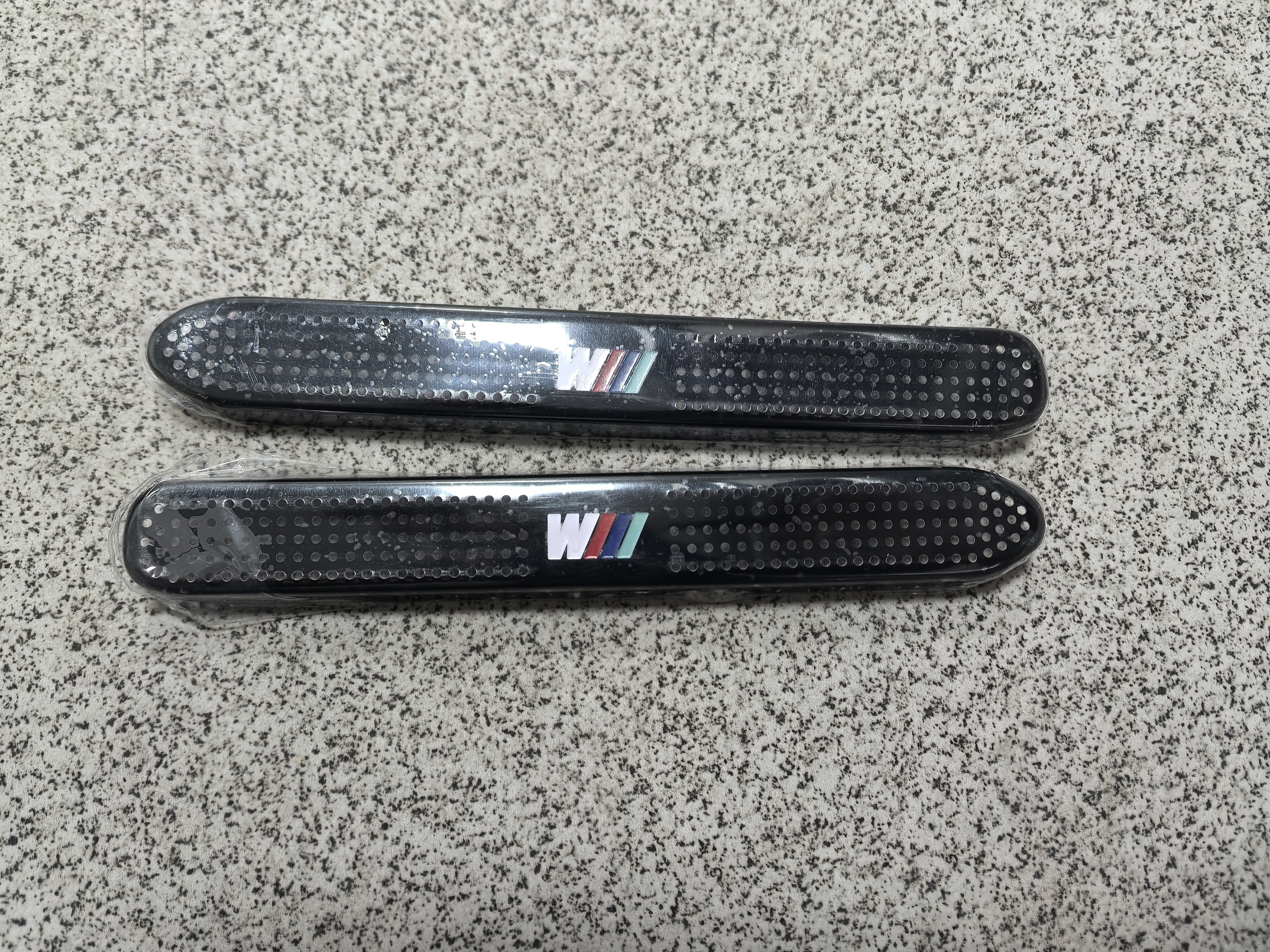 元族适用宝马5系3系6gt/X1X7X5X4X3车内用品后排座椅空调出风口保护罩 24-26款5系/i5黑色不锈钢 实拍图