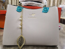 袋鼠卡拉新年真皮女包节日送妈妈牛皮包包女2025新款中年女士斜挎包手提包 米白色（礼盒装+手包卡包吊坠） 实拍图