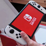Nintendo Switch任天堂  游戏机 Switch NS港版OLED版游戏主机 配白色Joy-Con 便携游戏掌机 实拍图