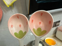 草莓陶瓷碗勺家用高颜值米饭碗少女心甜品碗釉下彩餐具套装 【2件套】浅粉草莓大号汤碗+勺 实拍图