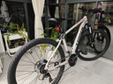 千里达M985ELITE山地自行车禧玛诺21速油压碟刹学生成人通勤上班单车 霞光银- 21速 27.5*17寸 推荐:170-190cm左右 实拍图