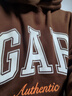 盖璞（GAP）女装2025秋季新款撞色Logo宽松抓绒套头连帽衫卫衣上衣792499 棕色 L (170/92A) 亚洲尺码 实拍图