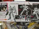万代（BANDAI）MG 1/100 独角兽高达 OVA HD配色 RX-0 映像版 实拍图
