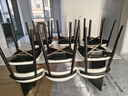 晨巢实木岩板餐桌椅家用小户型饭桌诧寂风长方形西餐桌简约餐厅家具 抗菌哑光纯白+黑色桌脚+羊角椅 1.6米 一桌六椅【全托底板】 实拍图