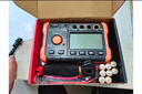胜利仪器（VICTOR）兆欧表 绝缘表 绝缘电阻测试仪 250V/500V/1000V 数字摇表 VC60B+ 实拍图