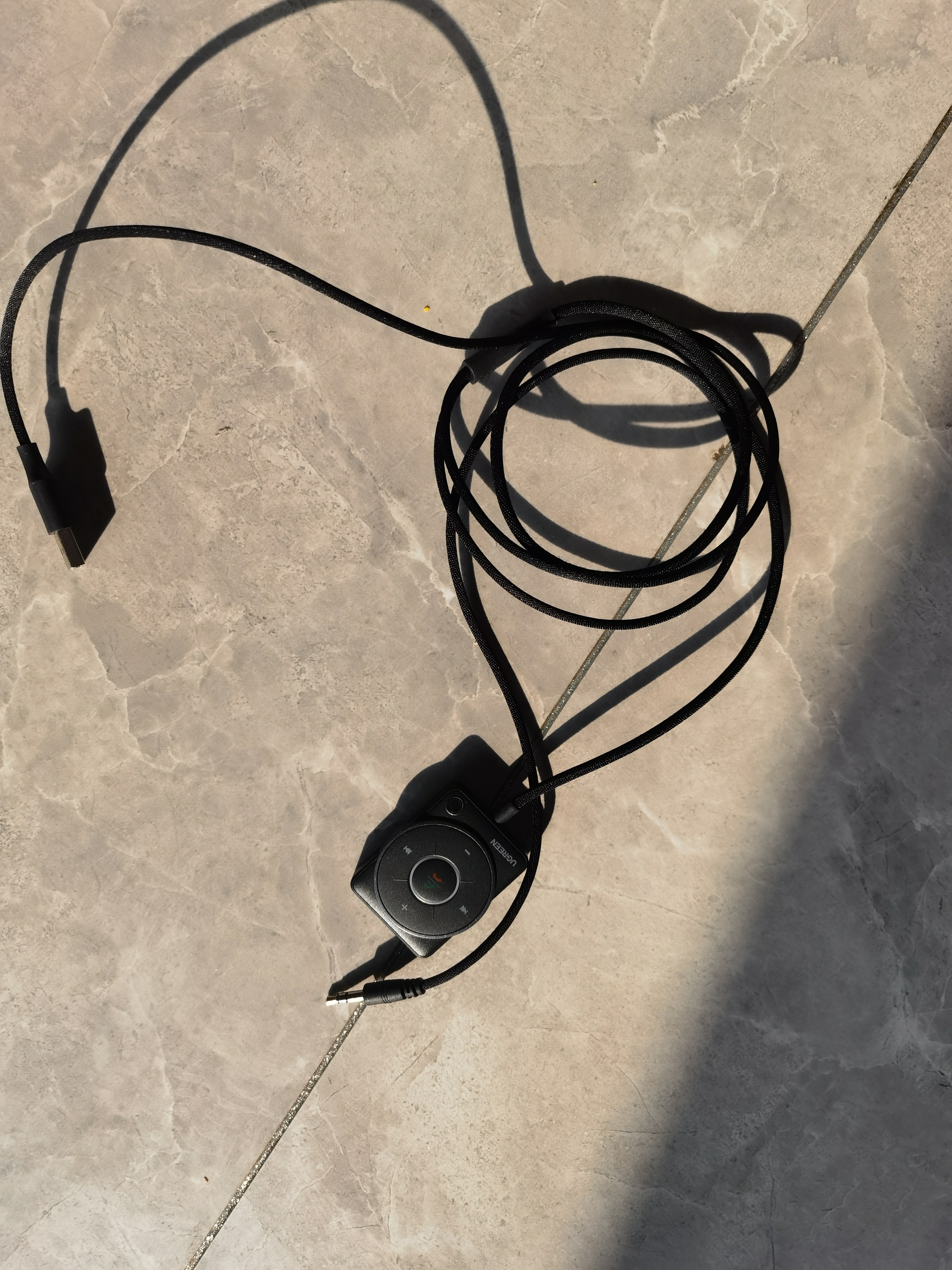 绿联AUX车载蓝牙接收器5.4版 3.5mm无线音频适配器 手机连接老式音响功放可一拖二 适用通话/听歌/导航 实拍图