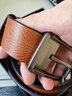 京东京造针扣男士皮带 腰带真皮皮带自动扣生日礼物圣诞礼物 110cm棕 实拍图