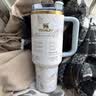 STANLEY保温杯LoveShackFancy联名水杯大容量304不锈钢杯子 蓝蝴蝶结礼盒 (40oz) 1180ml 实拍图