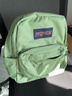 JANSPORT杰斯伯书包轻便双肩包男女旅行包简约背包电脑包学生校园 4QUE96D橄榄绿-侧袋+隔层 实拍图