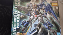 万代拼装模型 1/100 MG 00 七剑 7剑/枪形态 高达 实拍图