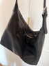 裘真【新年礼物】【明星同款】植鞣胎牛皮腋下经典hobo包通勤真皮女包 黑色-大号(胎牛皮版) 小包/大包 实拍图