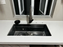奈田（NTNO）厨房水槽大单槽洗菜盆一体盆304不锈钢加厚5.0压纹耐磨集渣洗碗槽 枪黑集渣大单槽+三挡抽拉龙头 75*46cm【台控下水-加厚5.0】 实拍图