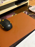 京东京造PU鼠标垫锁边小中号双料鼠标垫28*22cm加长办公游戏电竞电脑桌垫皮革触感天然橡木防水耐磨 茶色 实拍图