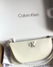 Calvin Klein时尚腋下包礼物休闲通勤洋气包包金属字母拉链CK女包单肩法棍包 67U-牛奶白 OS 实拍图