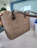 蔻驰（COACH）【品牌直供】女士中号托特包单肩手提包卡其色拼棕色4455 实拍图