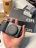 理光（Ricoh） GR4/GRIV 数码相机 APS-C画幅 大底小型便携 街拍照相机 5轴防抖 黑色 原电套装 实拍图