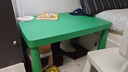 宜家（IKEA）MAMMUT玛莫特儿童桌学习绘画小桌子学生家用幼儿园餐桌 亮绿色儿童桌77x55cm 实拍图