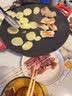 电烤盘多功能电烧烤炉家用无烟烤肉锅不粘烤盘铁板烧圆形插电煎锅 28cm煎锅+送面包夹 1层 实拍图