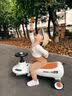 卡卡曼扭扭车儿童溜溜车1-3-6岁防侧翻可坐大人可手推宝宝摇摇车妞妞车 灰 【推杆+音乐灯光+闪光静音轮+拖斗】 亲子同乘带音乐滑滑车摇摆车 实拍图