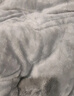京东京造三层加厚仿羊羔绒毛毯 可铺可盖寒冬保暖毯子 摩登灰1.5x2m 实拍图