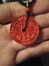 【龙虎山发货】山鬼花钱吊坠道家真品古钱币项链朱砂八卦铜钱饰品 祝福款 纯帝王砂山鬼吊坠 实拍图