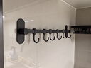卡贝（cobbe）厨房多功能置物架壁挂挂钩架免打孔挂架挂杆式排钩粘钩收纳用品架 枪灰-单杆-40CM-6钩 实拍图