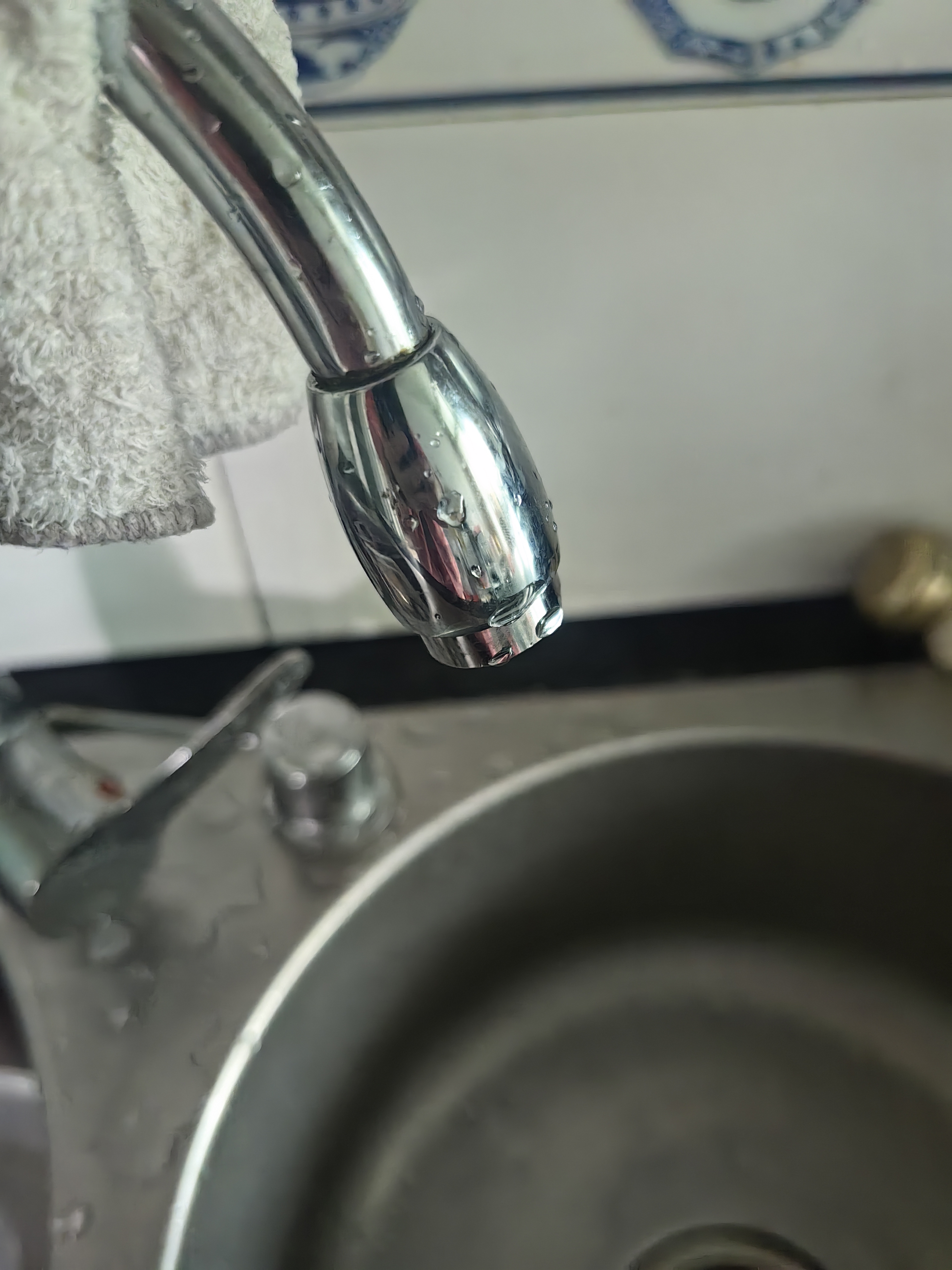 陆康水龙头防溅头起泡器过滤嘴网出水嘴节水器厨房面盆水龙头内芯配件 16mm 内丝 实拍图