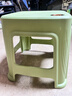 网红塑料凳子30.5cm客厅防滑凳餐桌凳简约可摞叠便携凳浴室凳 绿色【两种款式随机发】 （一个装） 实拍图