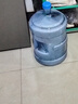 罗菲娜食品级纯净水桶手提式带盖饮水机桶茶吧机售水机打水加厚矿泉空桶 18.9升手提食品级水桶+1个备用盖 实拍图
