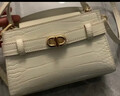 CHARLES&KEITH鳄鱼纹凯莉包手提斜挎婚包包女包生日礼物新年礼物CK2-50270880-1 Ivory象牙色 S 实拍图