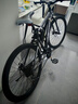 EG7山地自行车成人学生变速越野单车双减震赛车26寸青少年男女 辐条【加厚防滑轮-更安全】黑白 26寸21速【适合：160-180CM】 实拍图