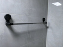 吸盘毛巾架免打孔卫生间置物架浴室毛巾杆壁挂式厕所浴巾收纳挂架 伸缩款透明黑【65-130cm】 实拍图